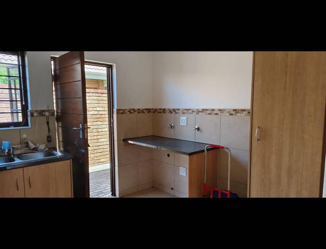 3 BEDROOM TOWNHOUSE FOR SALE IN POMONA